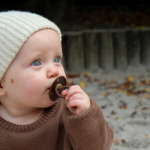 BIBS - Suzeta Colour Latex, tetina rotunda, 6 luni +